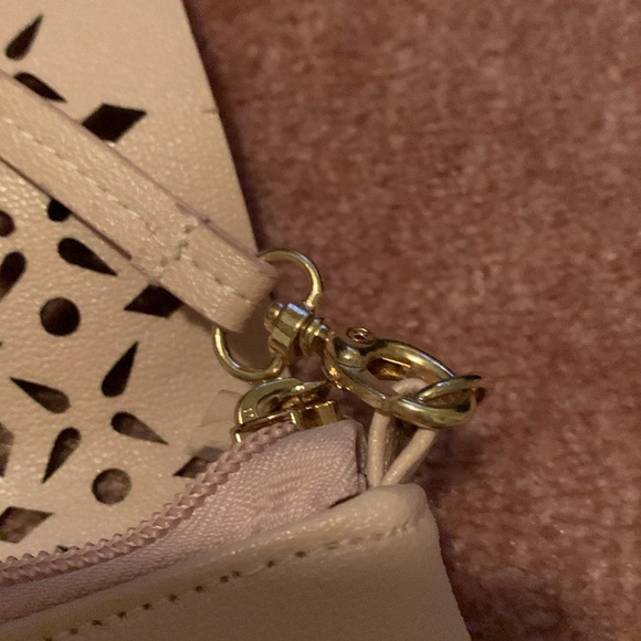 Beauty Boutique Laser Cut Flap Crossbody Bag with Shoulder Strap in pink NWOT - Picture 12 of 17